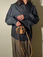 Chemise avec épaulette relief