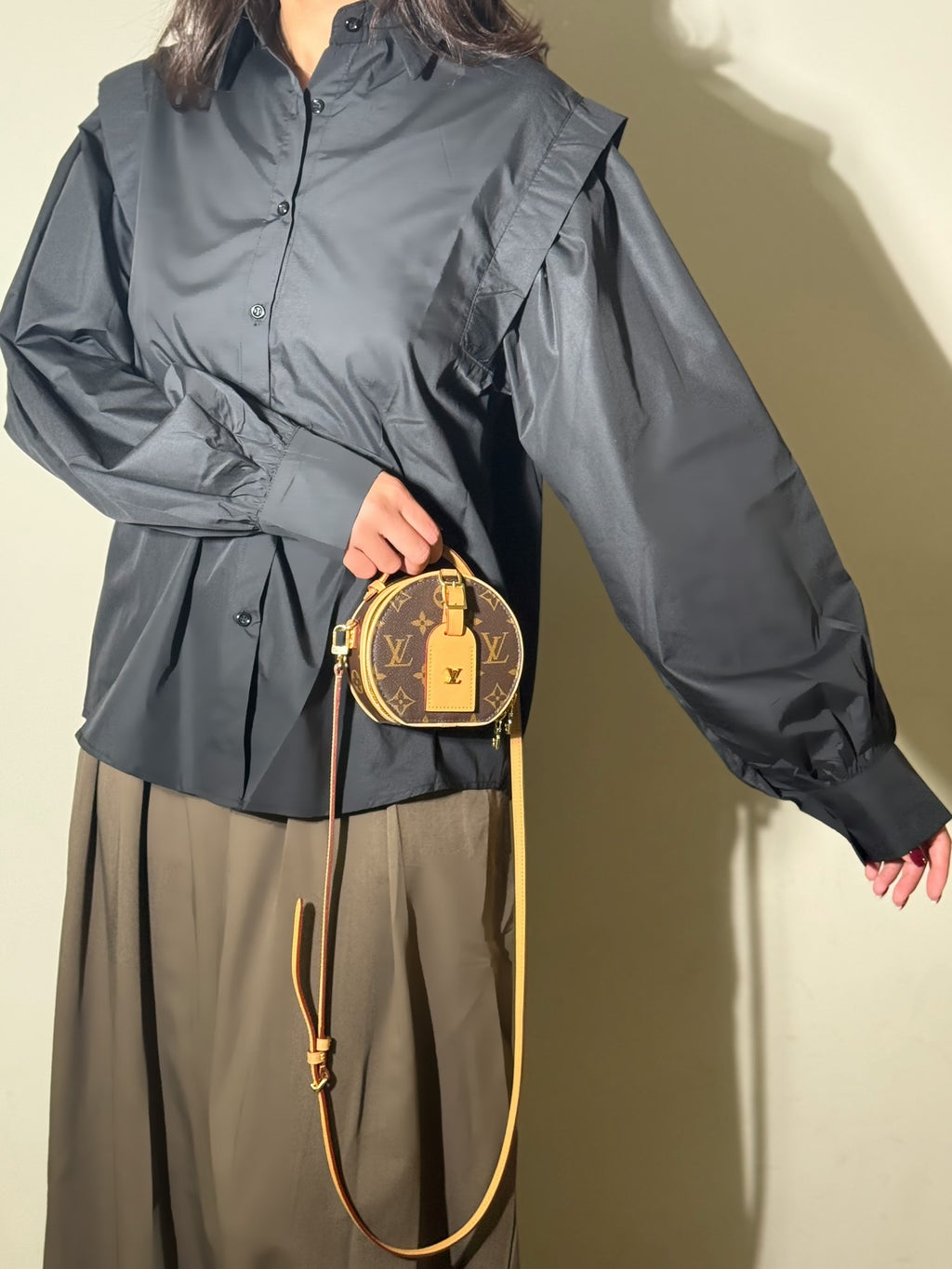 Chemise avec épaulette relief