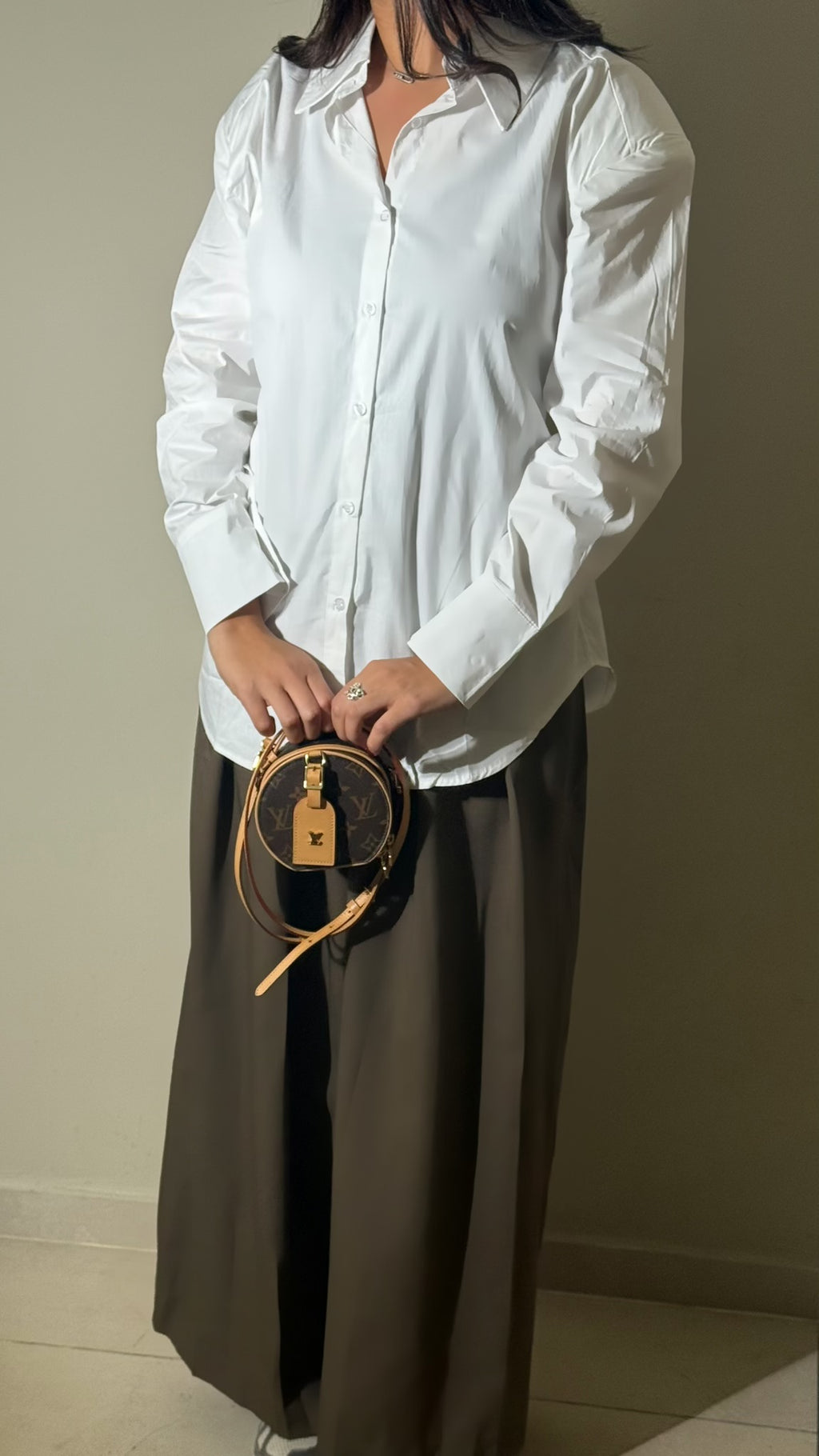 Chemise à épaulettes et réglable